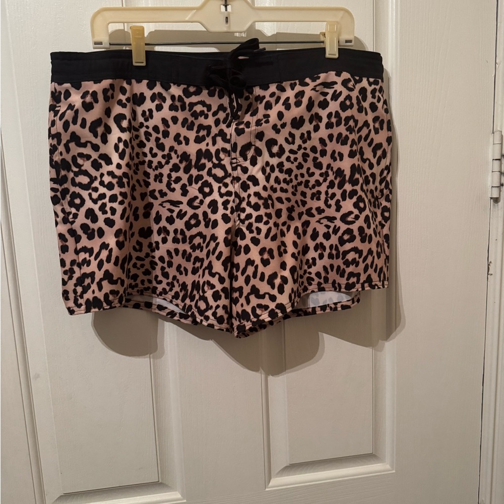 Leopard Print Shorts with Black Waistband
Nbw